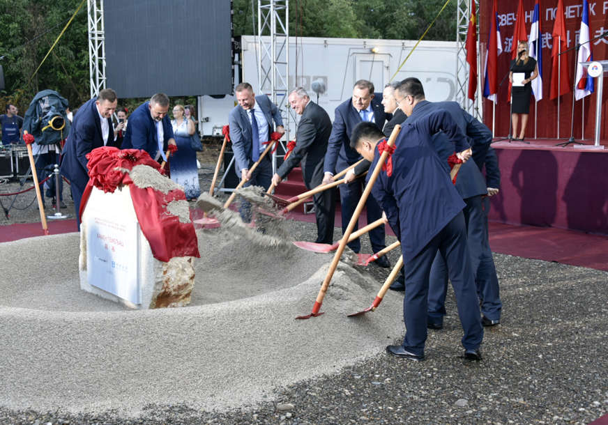 Dodik prije 2 godine postavio kamen temeljac za autoput a a izgradnja nije ni počela