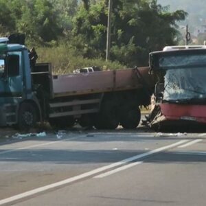 Ispovijesti vozača kamiona i autobusa nakon teške nesreće: “Ne znam šta se desilo”