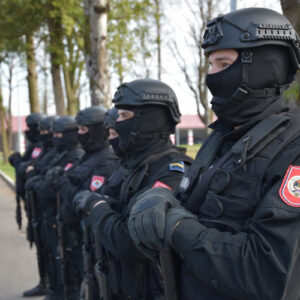 Na ulicama Banjaluke policajci sa dugim cijevima, poznat je razlog