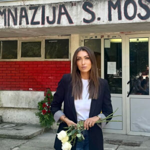 Hana Hadžiavdagić posjetila Sanski Most: Grad zavijen u crno, a Sarajevo slavi