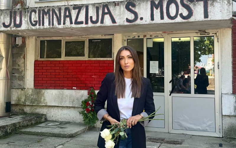 Hana Hadžiavdagić posjetila Sanski Most: Grad zavijen u crno, a Sarajevo slavi