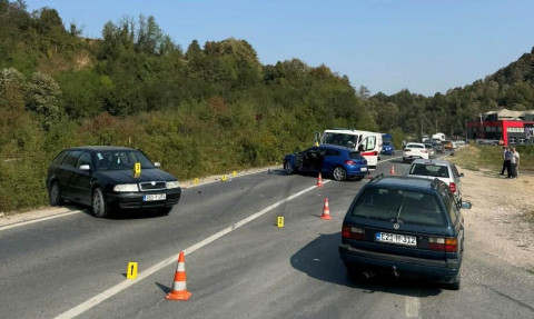 Nesreća kod Srebrenika: Sudar dva automobila i vozila Hitne pomoći