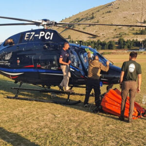 Ponovo gori kod Gacka: Helikopteri Srpske gase požar