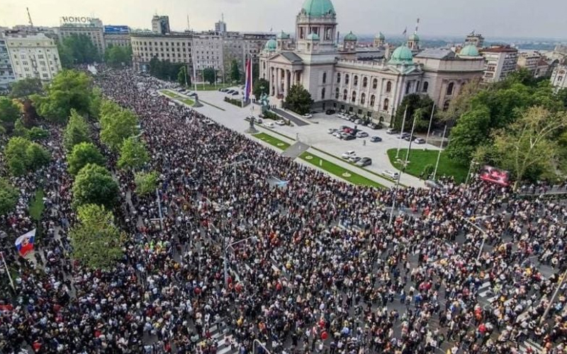 U Beogradu se večeras održavaju protesti koji bi mogli promijeniti budućnost Srbije