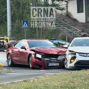 Direktan sudar više automobila na Koševu u Sarajevu