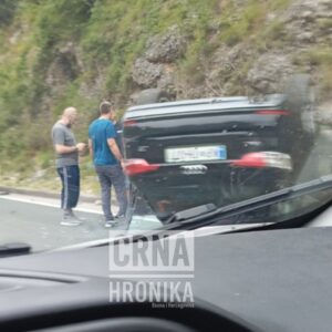 Teška nesreća: Više vozila završilo na krovu nakon teškog sudara na putu Mostar – Jablanica