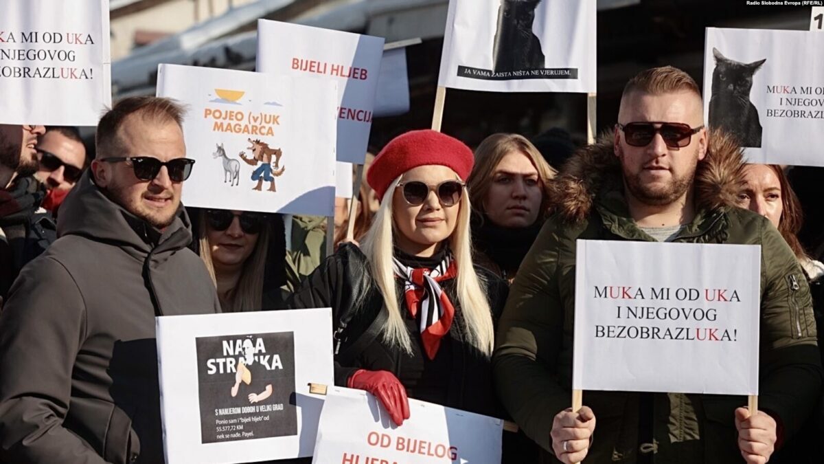 (VIDEO) Mladi u Sarajevu izlaze na proteste: “Ima para kad se ne krade”