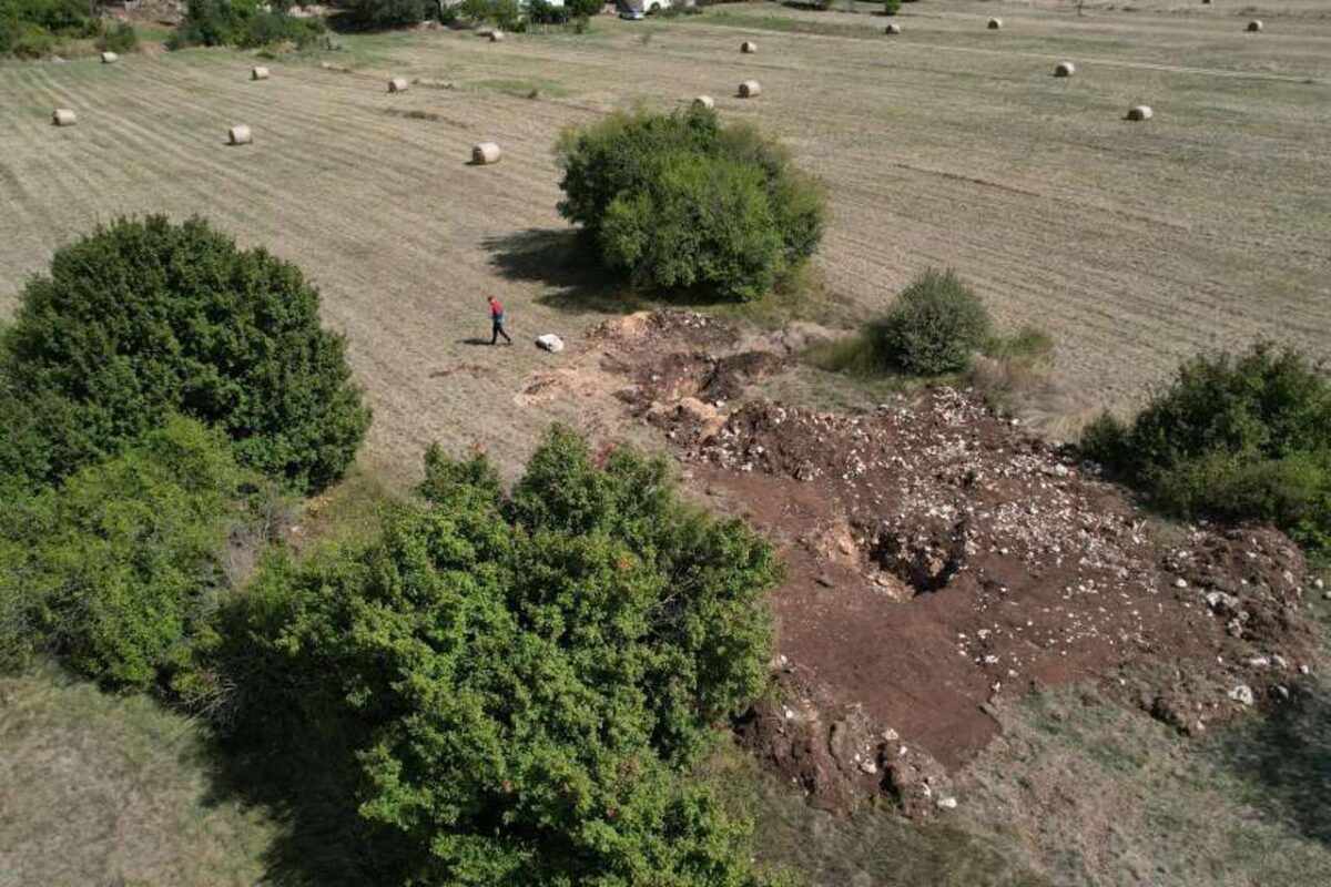 FOTO: Bagerom uništili baziliku kod Tomislavgrada: Oštećene historijske zidine