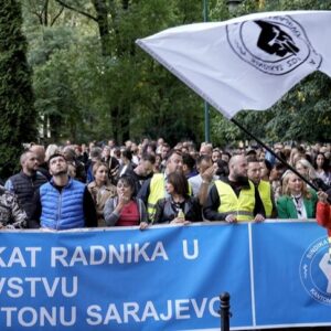 Protesti radnika u zdravstvu Kantona Sarajevo: Traže povećanje satnice