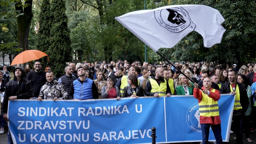 Protesti radnika u zdravstvu Kantona Sarajevo: Traže povećanje satnice