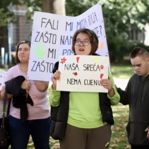 Roditelji djece iz Mjedenice na protestima: Zašto narušavaju sreću naše djece?