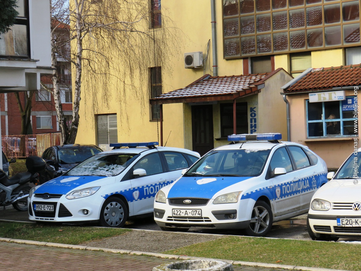 Opasni muškarac glavom polomio zid u policijskoj stanici: Napravio štetu od 409 KM