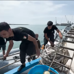 (VIDEO) Srbin “slučajno” iz mora izvukao više od pola tone droge umjesto ribe