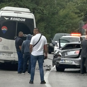 Saobraćajna nesreća između Sarajeva i Pala: Saobraćaj obustavljen