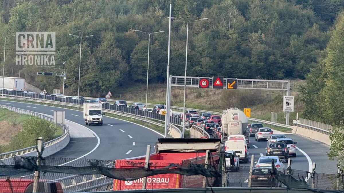 (VIDEO) Saobraćajni kolaps u Sarajevu: Autoput A1 blokiran