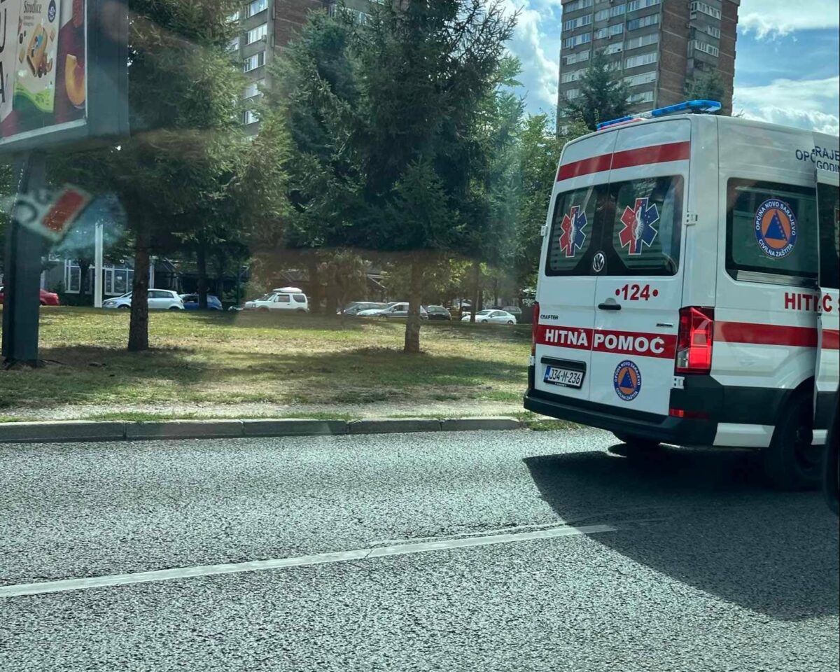 Saobraćajna nesreća u Sarajevu: Jedna osoba povrijeđena