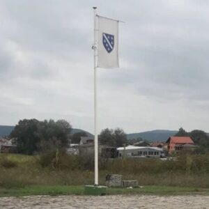 Dodik poručio: Postavljanje muslimanske zastave na srpskom stratištu je provokacija