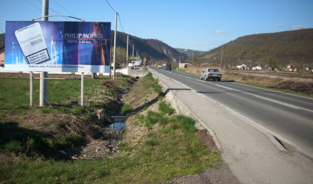 Izašli iz vozila i pretukli 58-godišnjaka koji je hodao ulicom