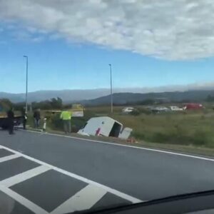 Nesreća kod Nove Gradiške: Kombi s migrantima se prevrnuo tokom policijske potjere