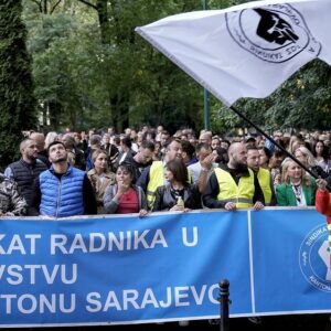 Ministarstvo saobraćaja KS ne dozvoljava da zdravstveni radnici štrajkuju po cesti