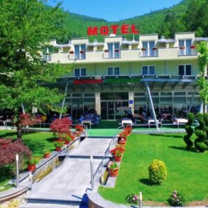 U hotelima Jablanica i Maksumić te staračkom domu Jablanica osiguran smještaj za osobe koje su ostale bez domova