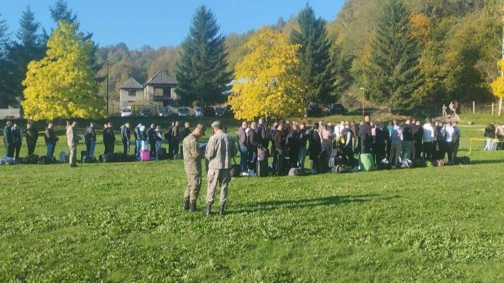 Danas počelo obučavanje za 250 kandidata u kasarni u Pazariću