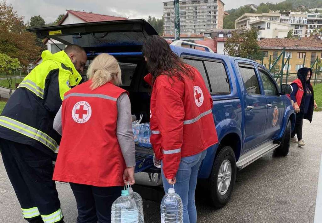 Crveni križ: Podijeljeno više od 250.000 humanitarnih atikala do sada