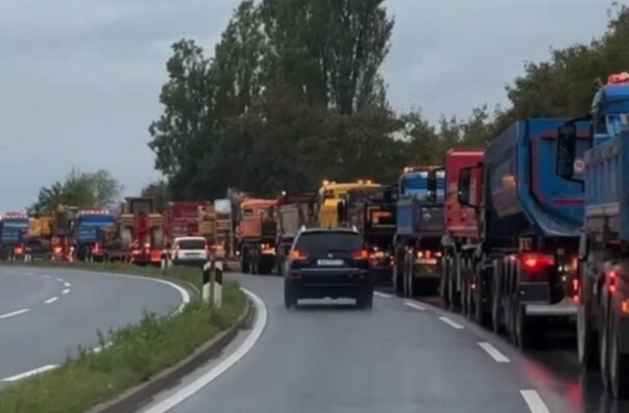 Biznismen Fehim Selek šalje konvoj od 30 kamiona i 30 bagera pomoći za Bosnu i Hercegovinu!