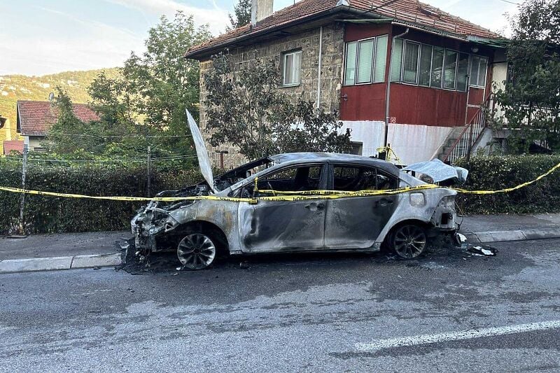 Opet neko pali automobile po Sarajevu: Sinoć zapaljena Toyota