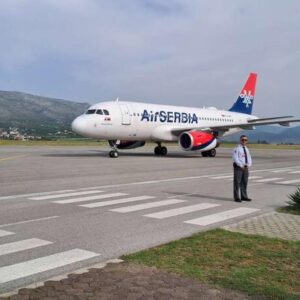 Hrvatski zastupnici tvrde da su “skinuti” sa leta: Iz Air Serbia poručuju da su zakasnili na ukrcavanje