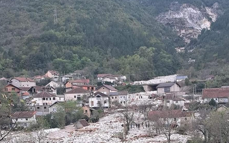 “Gore je kamenolom, a dolje na desetine mrtvih ljudi”: Kamenolom je ilegalan?