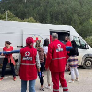 Teška situacija na poplavljenim područjima otežana potresnim prizorima