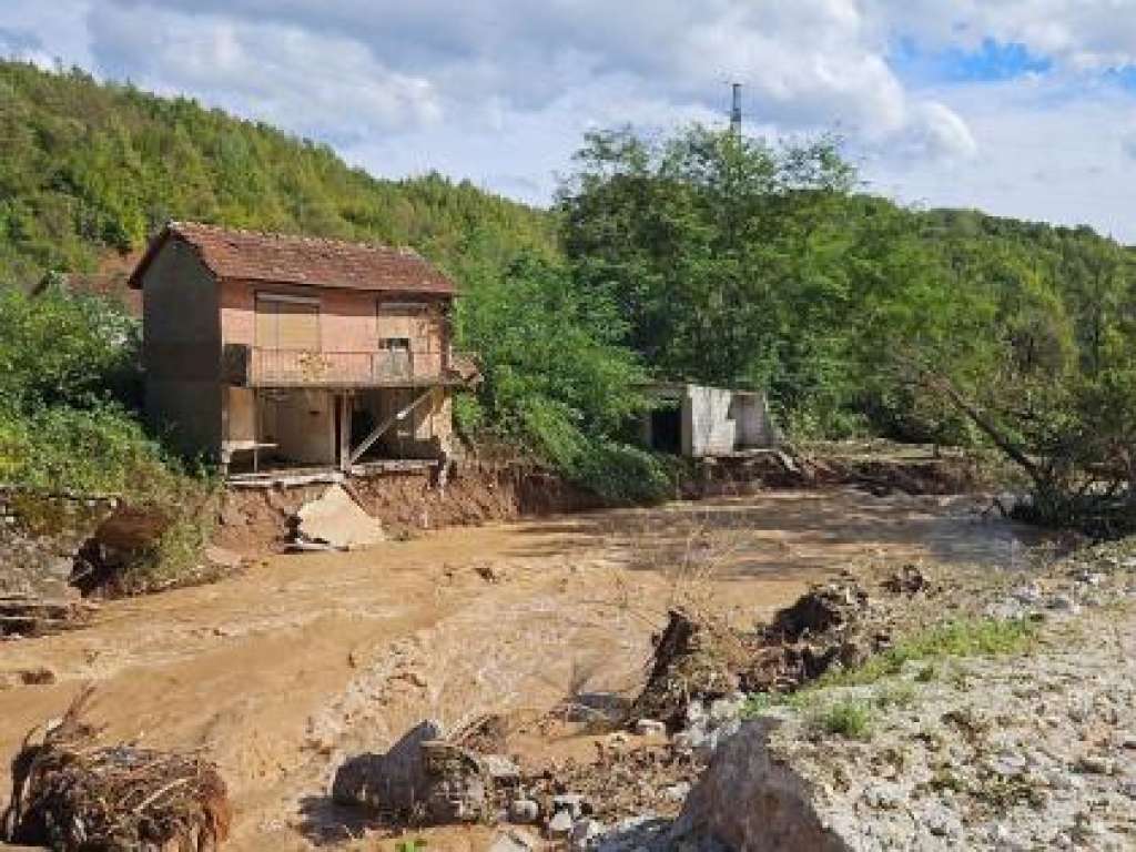 Sela u dolini Neretvice i dalje bez struje i vode!