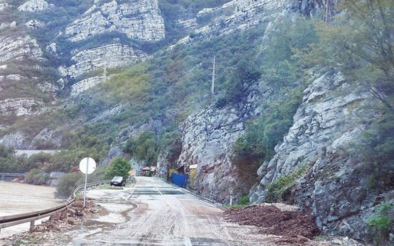 Nakon četiri dana obnovljena cesta M-17 Konjic-Jablanica-Komadinovo Vrelo, čeka se puštanje saobraćaja