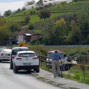 U automobilu koji je sletio u rijeku Bosnu bile tri djevojke i mladići iz Sarajeva, Visokog i Kiseljaka